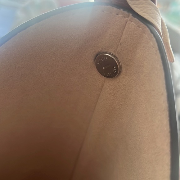 Lois Vuitton shoulder bag - Picture 6 of 12